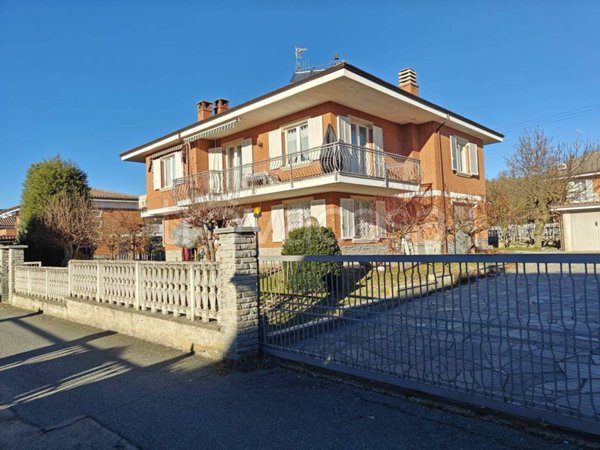 casa indipendente in vendita a Bra