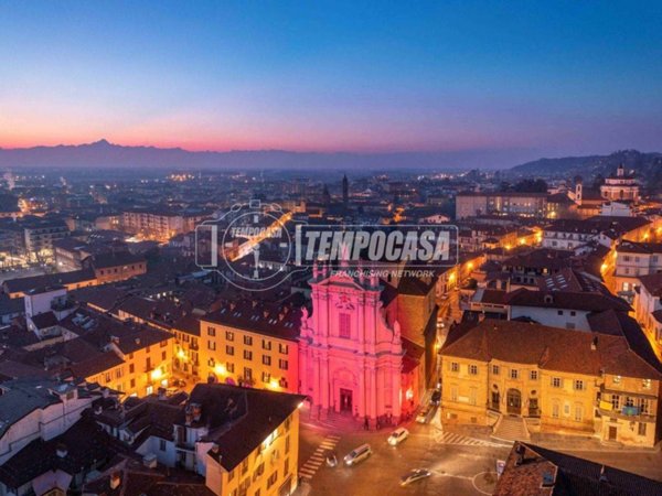 intera palazzina in vendita a Bra