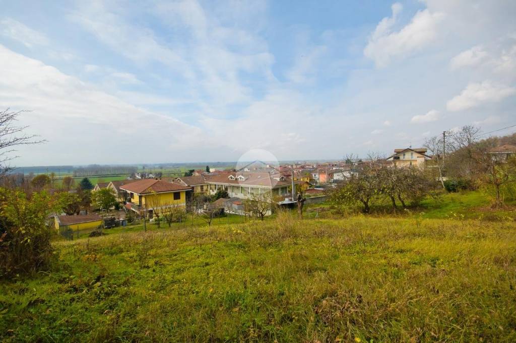 terreno edificabile in vendita a Bra
