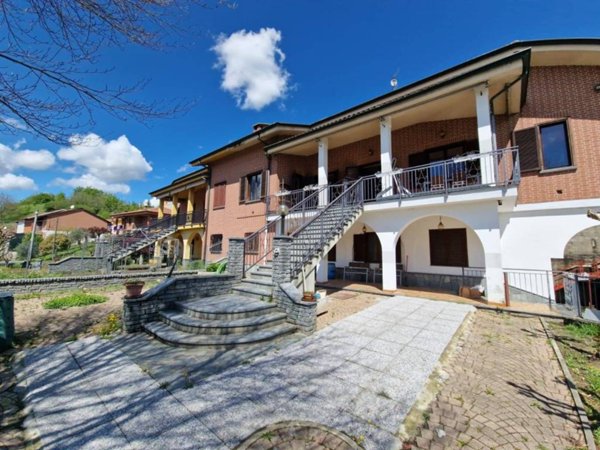 casa indipendente in vendita a Bra