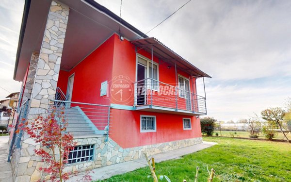 casa indipendente in vendita a Bra
