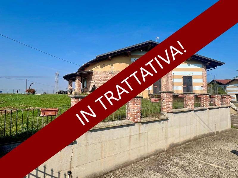 casa indipendente in vendita a Bra