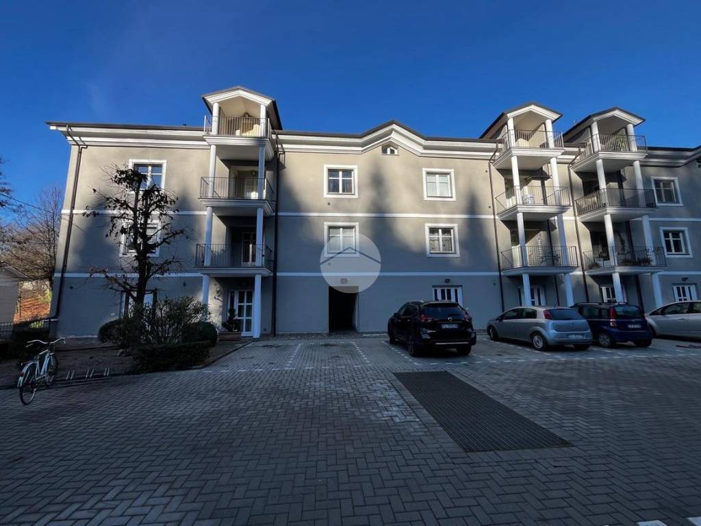 appartamento in vendita a Bra in zona San Michele