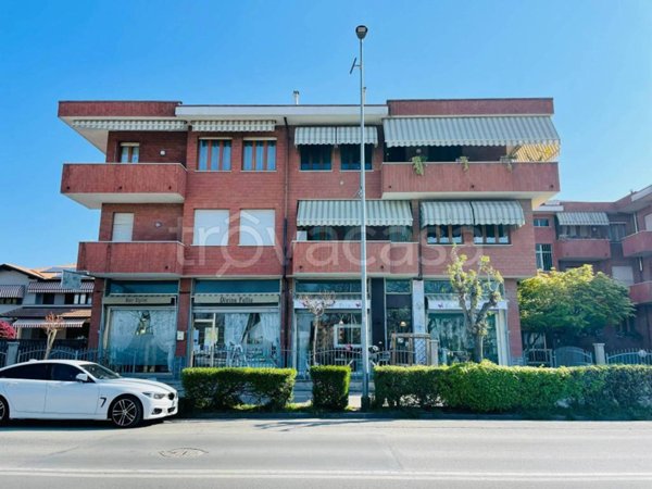 negozio in vendita a Bra