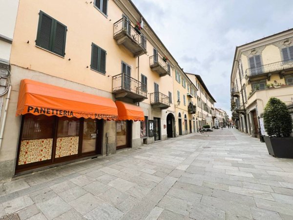 negozio in vendita a Bra