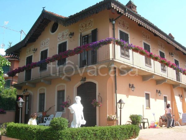 casa indipendente in vendita a Bra