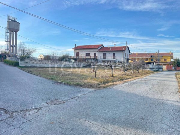 terreno edificabile in vendita a Bra in zona Bandito