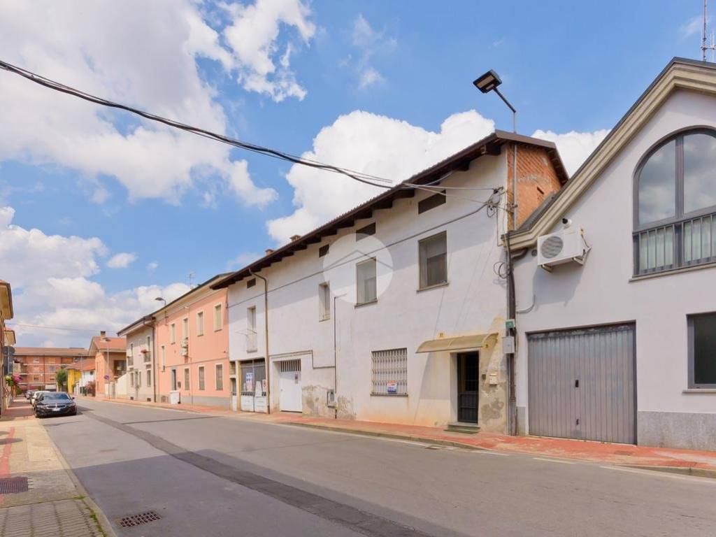 casa indipendente in vendita a Bra