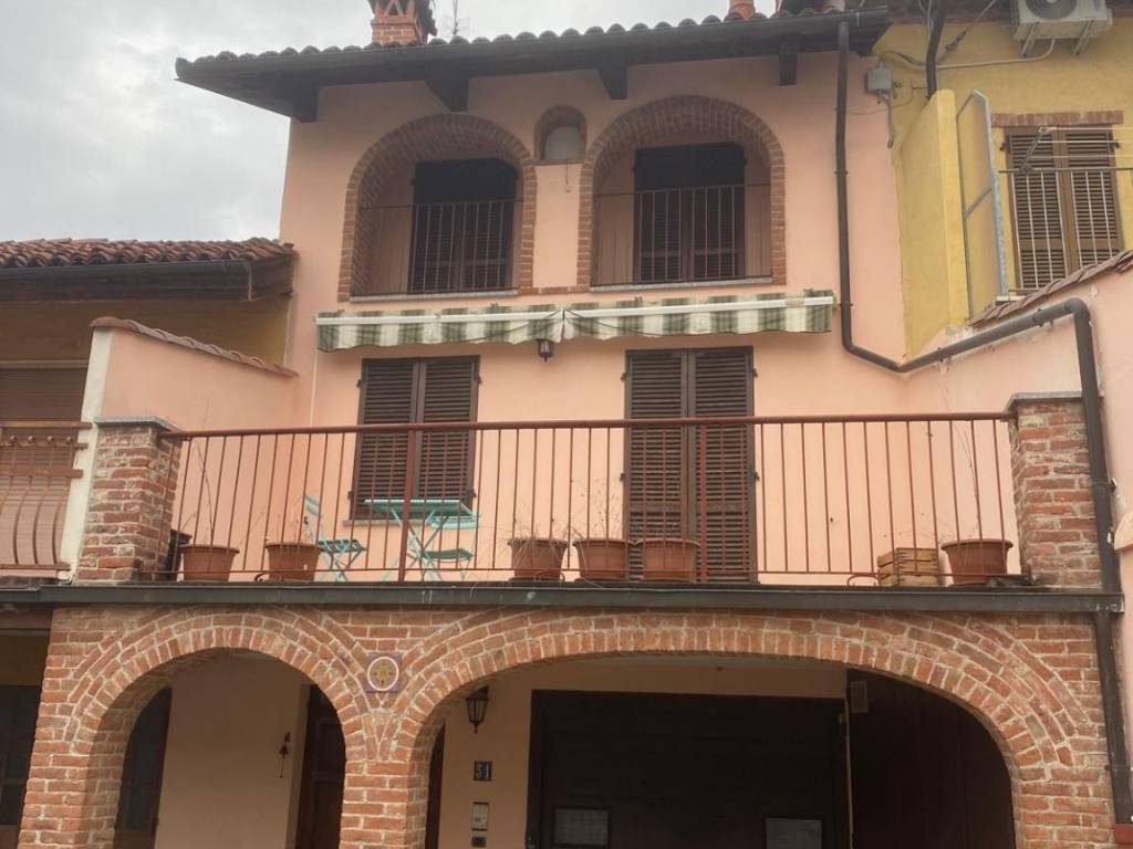 casa indipendente in vendita a Bra
