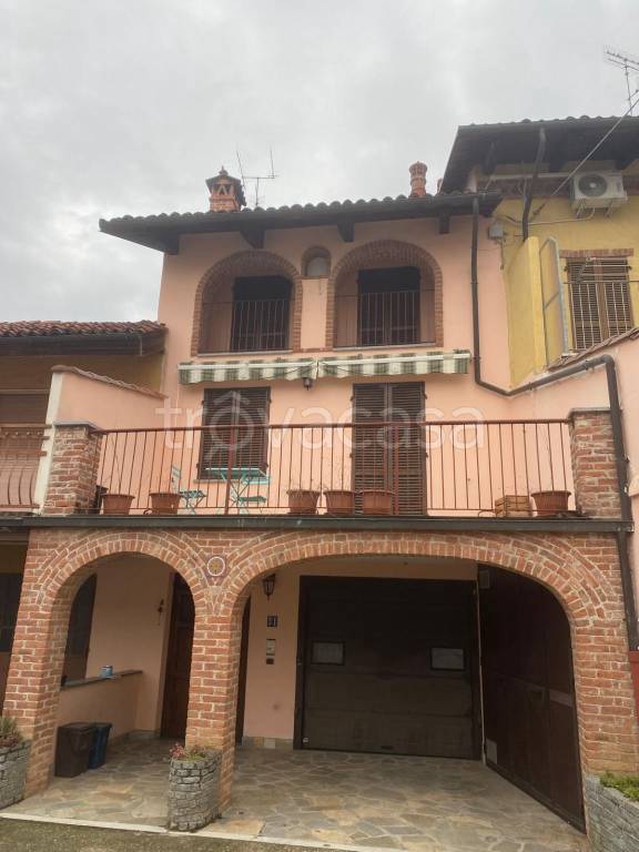 casa indipendente in vendita a Bra