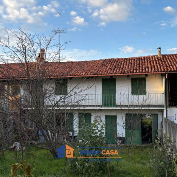 casale in vendita a Bra