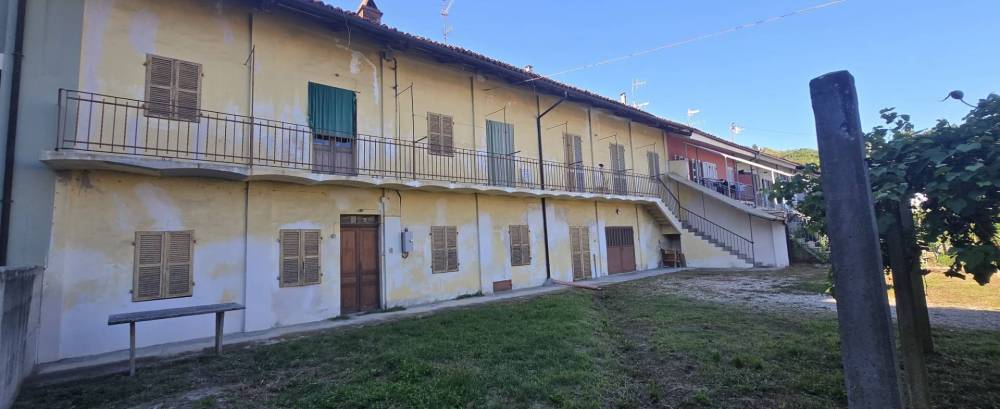 casa indipendente in vendita a Bra in zona Bandito