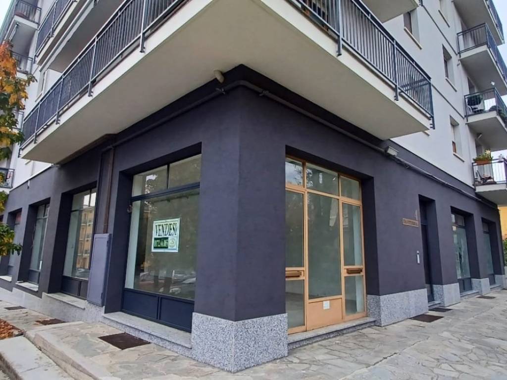 negozio in vendita a Bra