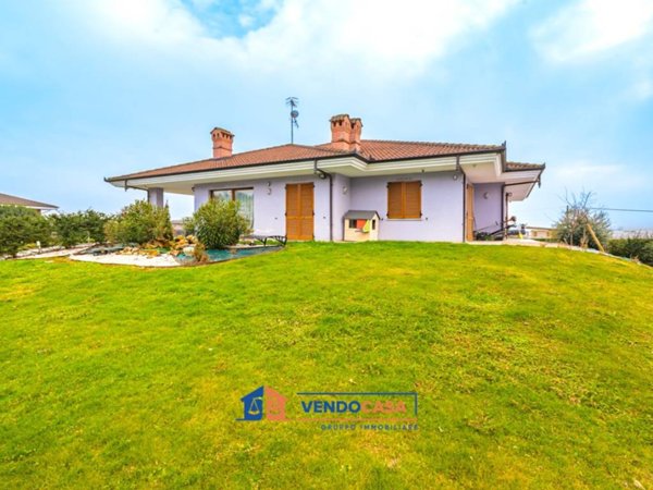 casa indipendente in vendita a Bra