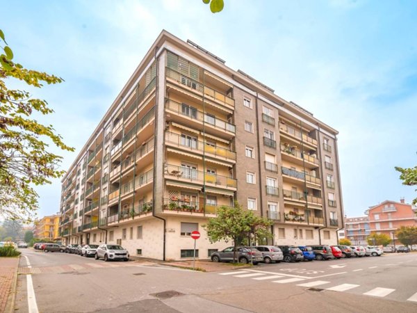 locale commerciale in vendita a Bra