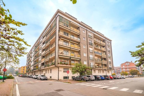 locale commerciale in vendita a Bra