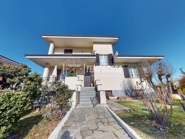 casa indipendente in vendita a Bra