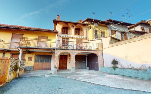 casa indipendente in vendita a Bra