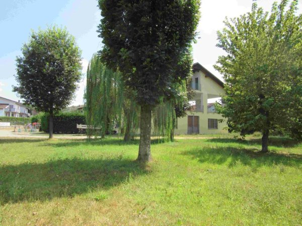 casa indipendente in vendita a Bra