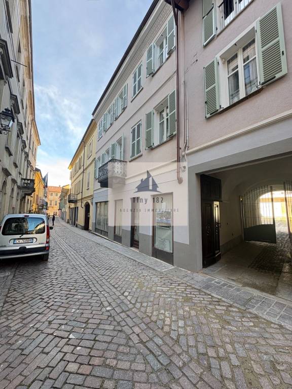 negozio in vendita a Bra