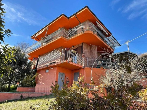 casa indipendente in vendita a Bra in zona San Michele