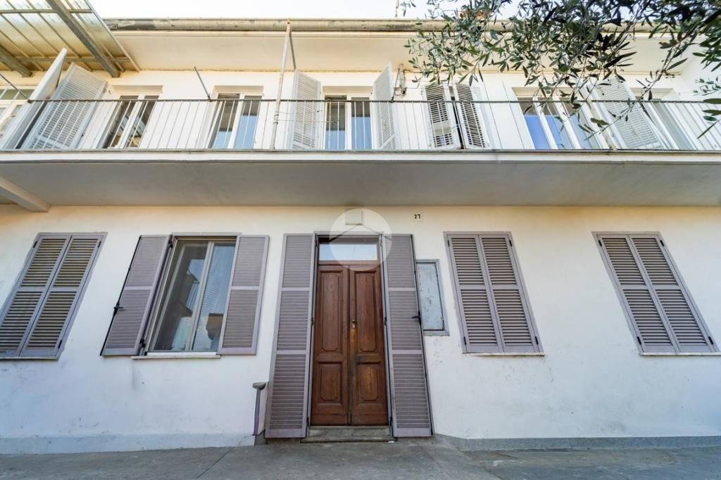 casa indipendente in vendita a Bra in zona Bandito