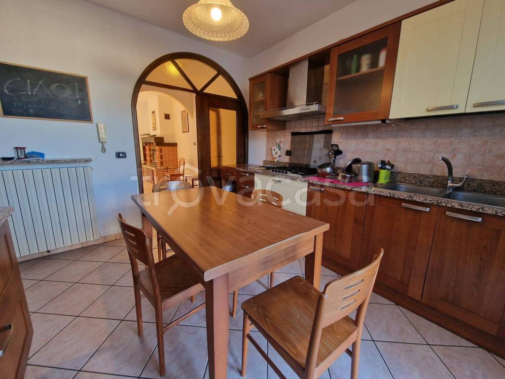 casa indipendente in vendita a Bra