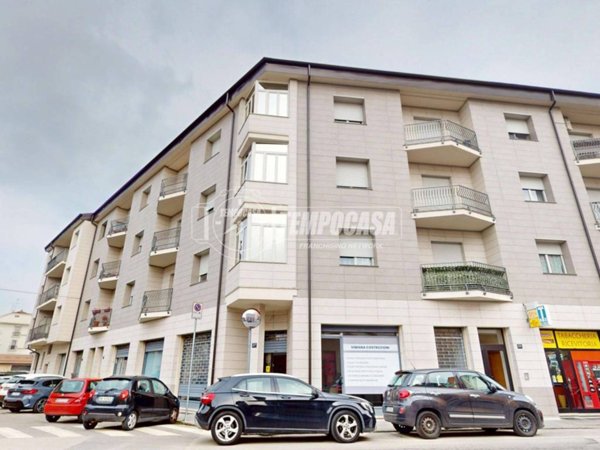 appartamento in vendita a Bra in zona Piumati