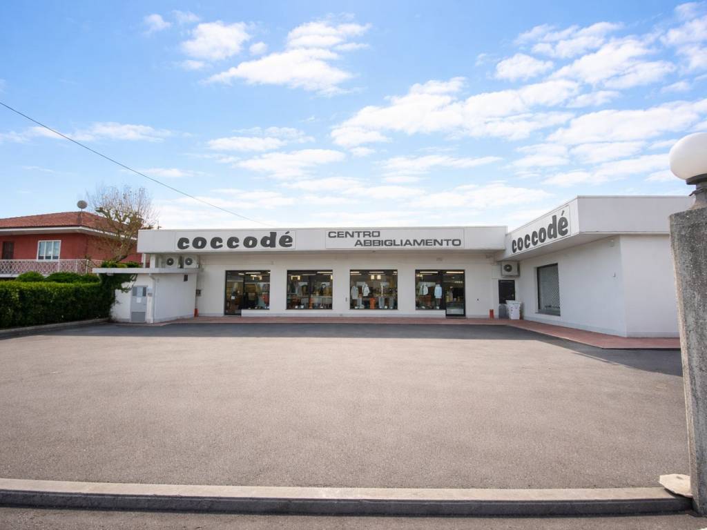 locale commerciale in vendita a Bra