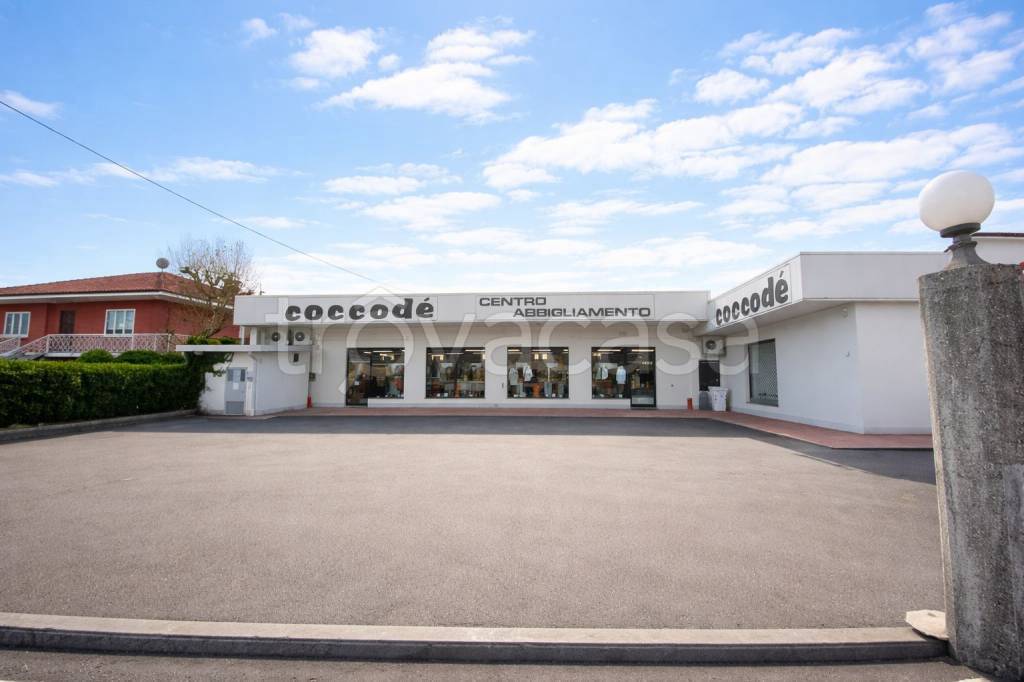 locale commerciale in vendita a Bra