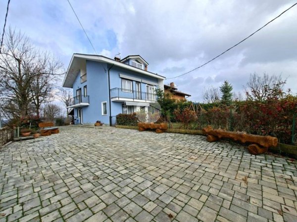 casa indipendente in vendita a Bra in zona San Matteo