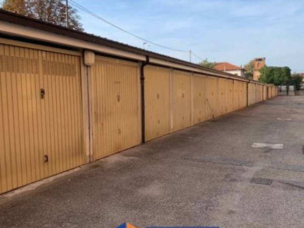 negozio in vendita a Bra