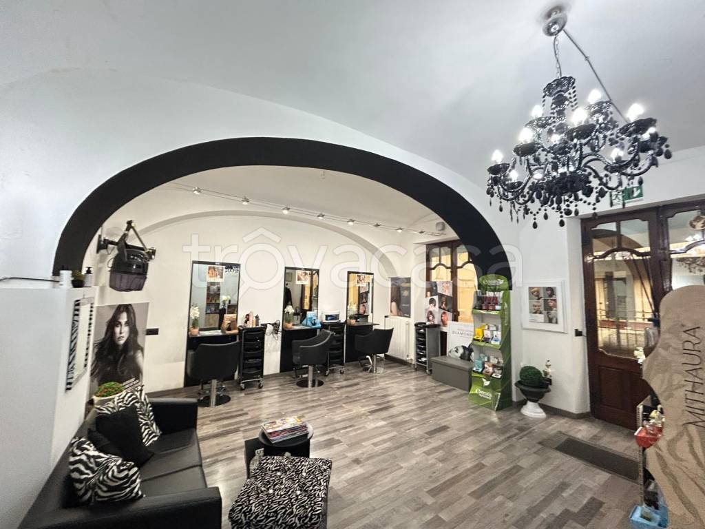 negozio in vendita a Bra