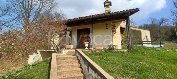 casa indipendente in vendita a Bra in zona Bandito