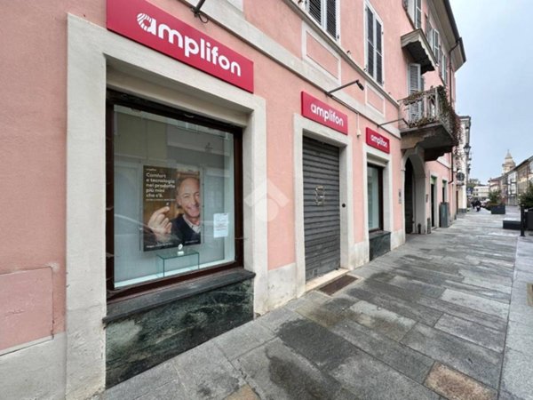 negozio in vendita a Bra