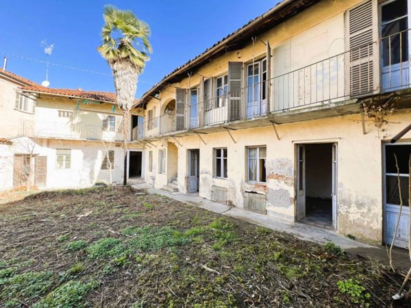 casa indipendente in vendita a Bra