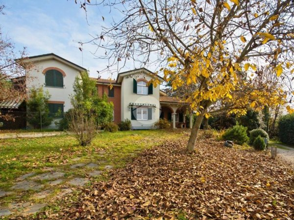 casa indipendente in vendita a Bra