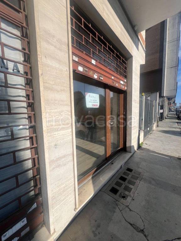 negozio in vendita a Bra