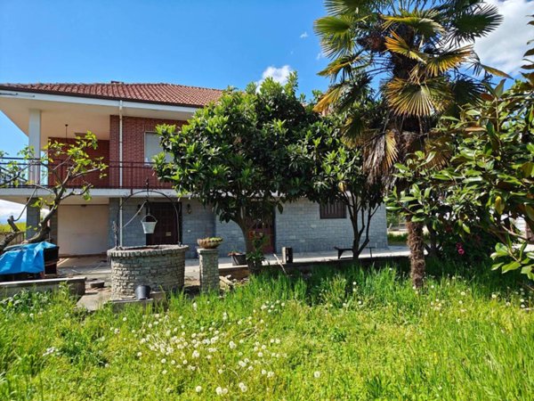 casa indipendente in vendita a Bra