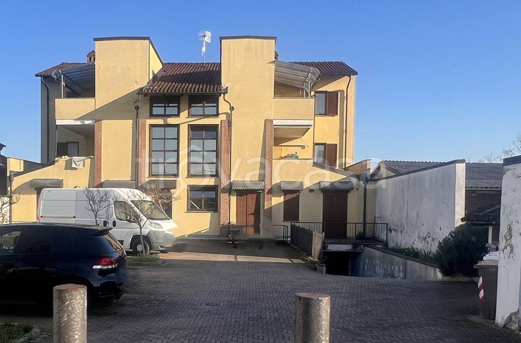 appartamento in vendita a Bra in zona Pollenzo