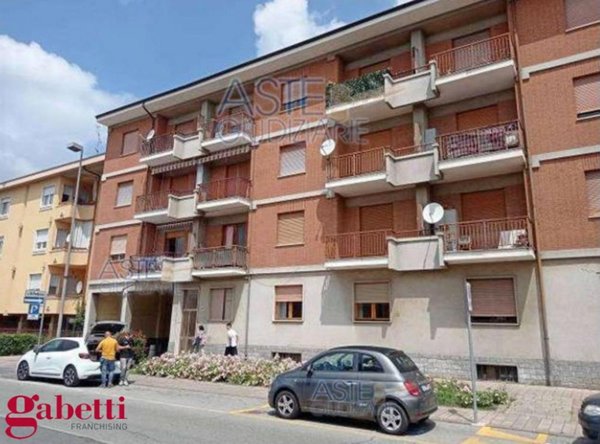 appartamento in vendita a Bra in zona Piumati