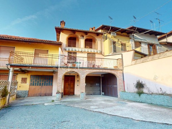 casa indipendente in vendita a Bra