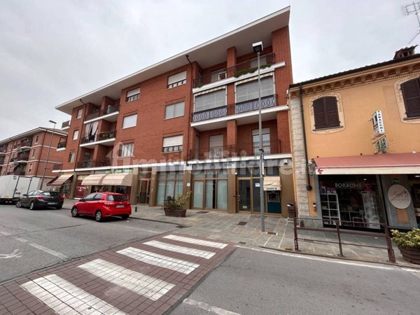 locale commerciale in vendita a Bra