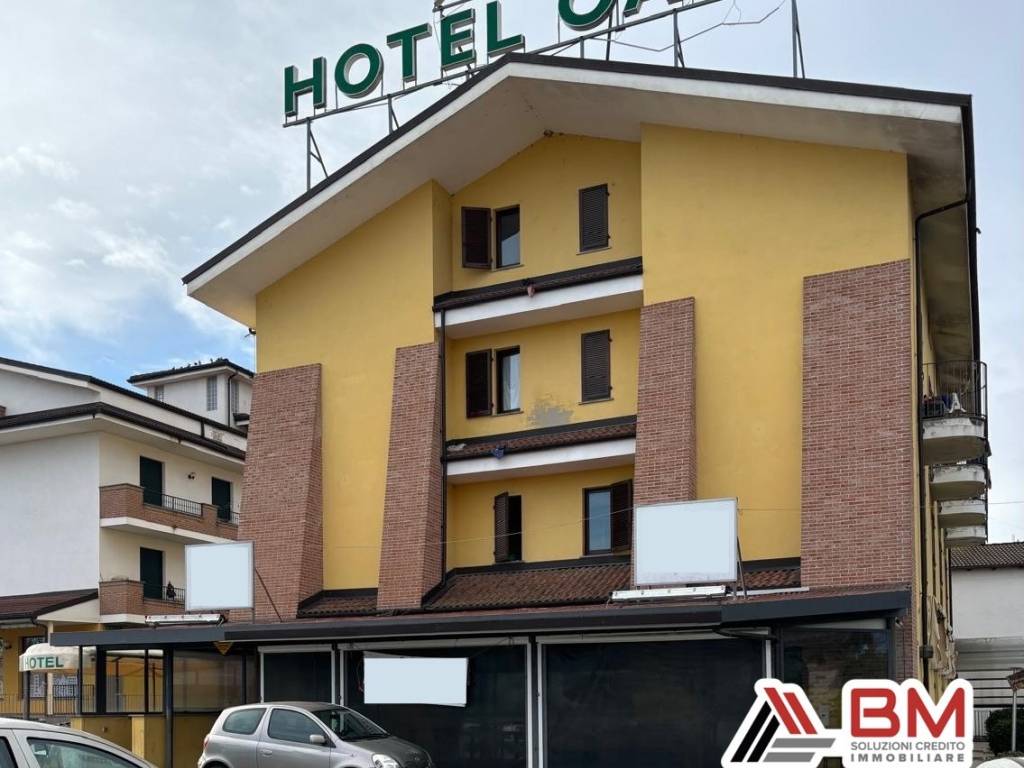 intera palazzina in vendita a Bra