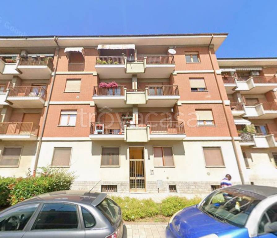 appartamento in vendita a Bra in zona Piumati