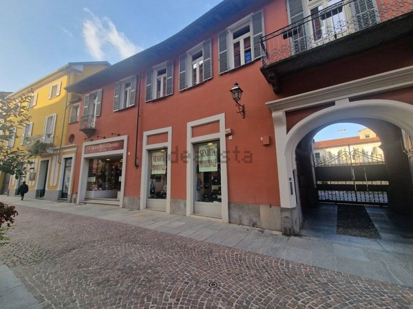 locale commerciale in vendita a Bra