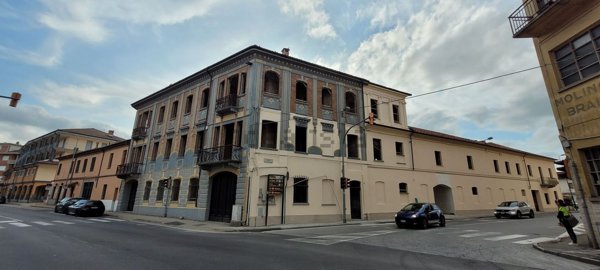 appartamento in vendita a Bra in zona Piumati