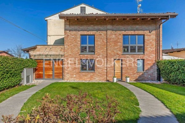 casa indipendente in vendita a Bra in zona Pollenzo