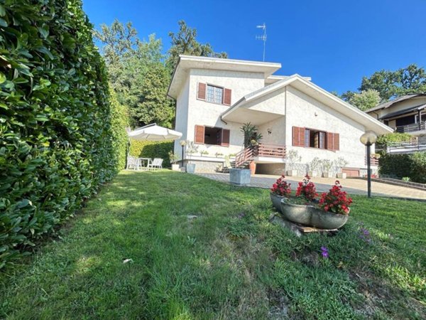 casa indipendente in vendita a Bra