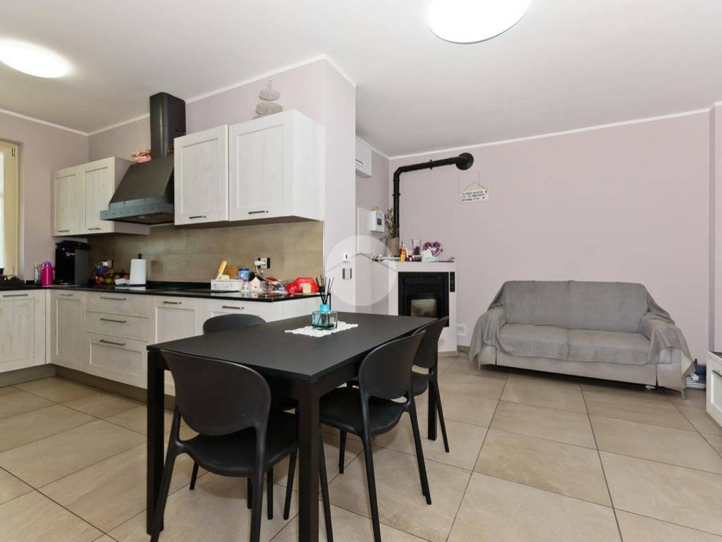 appartamento in vendita a Bra in zona Piumati